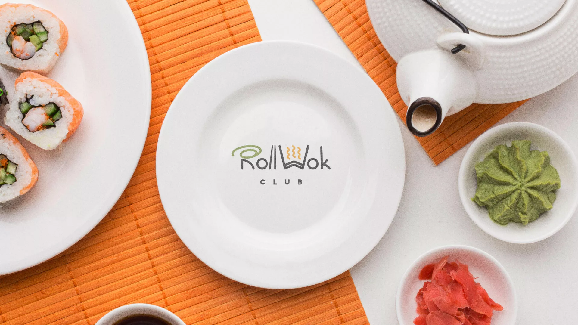 Разработка логотипа и фирменного стиля суши-бара «Roll Wok Club» в Северо-Курильске